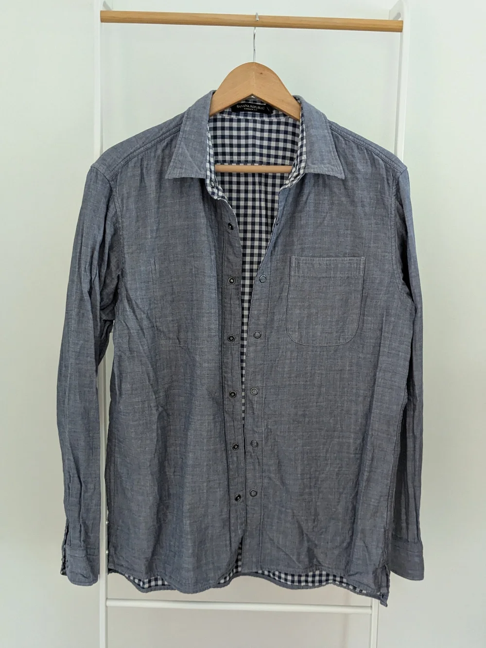 Banana Republic Men's Chambray Button-Down Shirt in Blue Camden Fit M